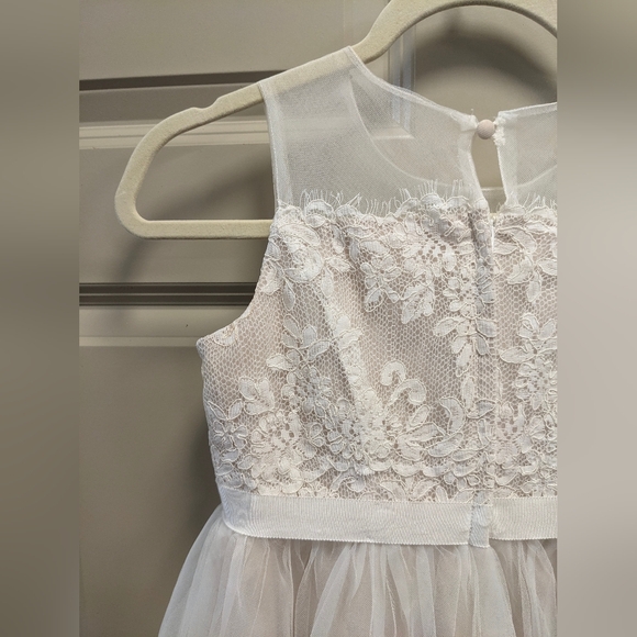 David's Bridal Banded Lace Illusion Formal Girls Dress/Gown Size 12 - Picture 14 of 17